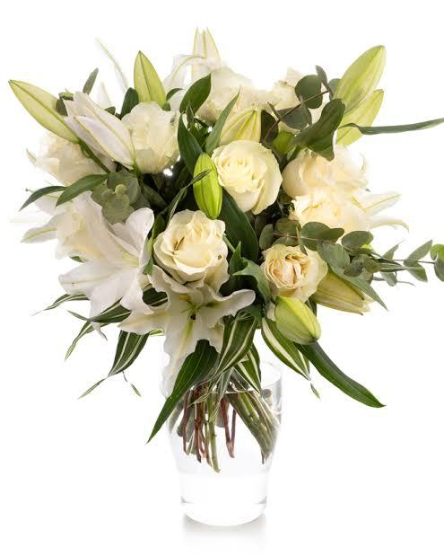 Bouquet of white roses, lilies and Chrysanthemums product1042