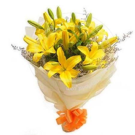 Yellow lilies bouquet product955